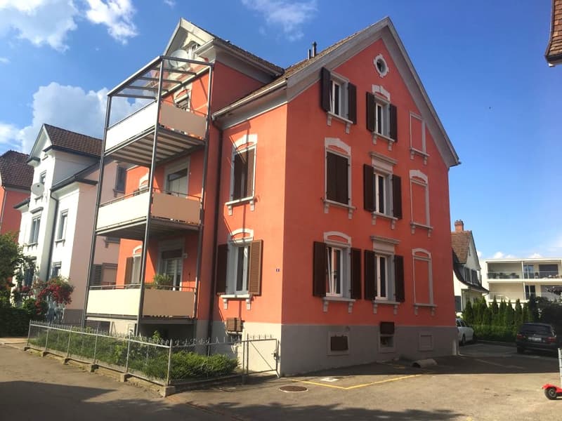 Charmante 2.5-Zimmer-Wohnung im Dachgeschoss in Romanshorn – ab Dezember 2026 verfügbar (1)