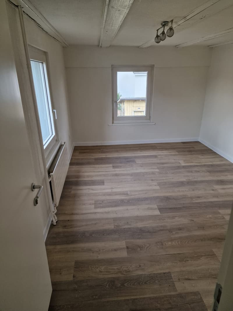 Charmante 4.0-Zimmer-Wohnung im EG mit eigenem Sitzplatz – sofort verfügbar! (4)