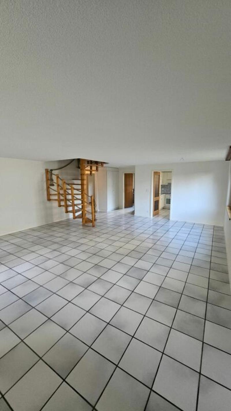 Attraktive und grosszügige 5.5-Zimmer-Maisonettewohnung (9)