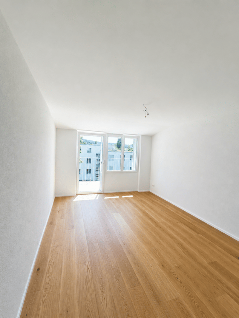 Frisch renovierte Dachwohnung nach umfassender Liegenschaftssanierung (7)