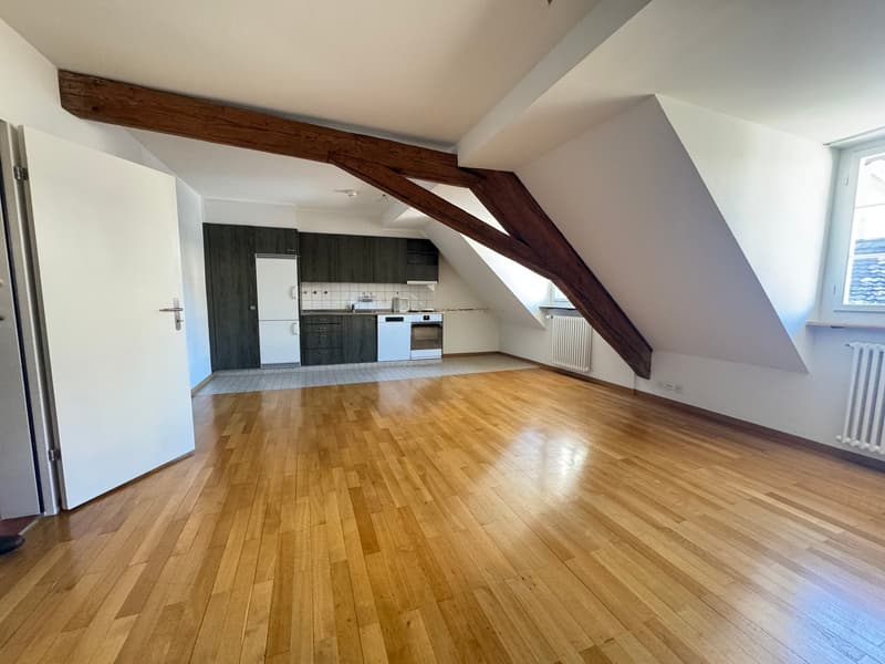 Charmante 3.5-Zimmer-Dachwohnung mitten in der Zürcher Altstadt (3)
