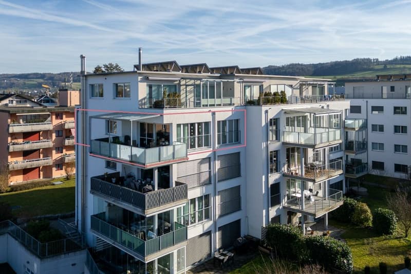Moderne 4.5-Zimmer-Wohnung mit grossem Balkon - nur wenige Schritte vom Bahnhof (1)