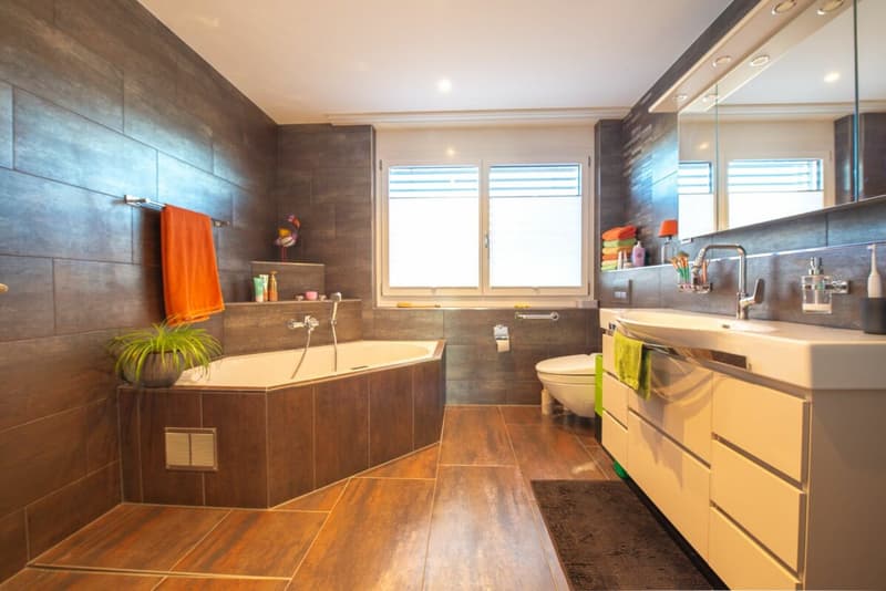 Moderne 4.5-Zimmer-Wohnung mit grossem Balkon - nur wenige Schritte vom Bahnhof (9)