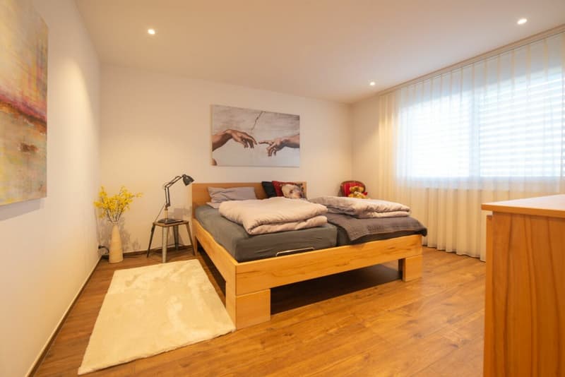 Moderne 4.5-Zimmer-Wohnung mit grossem Balkon - nur wenige Schritte vom Bahnhof (6)