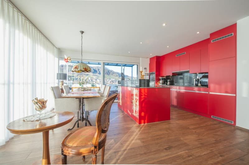 Moderne 4.5-Zimmer-Wohnung mit grossem Balkon - nur wenige Schritte vom Bahnhof (4)