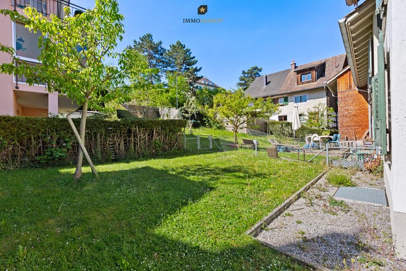 Der Garten lässt keine Wünsche offen, bietet vielfältige Nutzungsmöglichkeiten und kann individuell gestaltet werden, in schöner Nähe zum See.