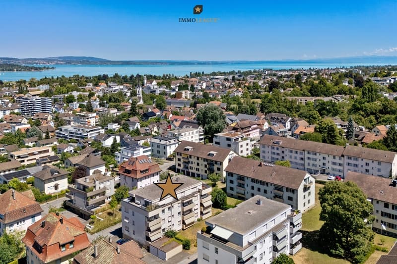 Gemütliches, sehr gepflegtes Zuhause mit Südbalkon und Seeblick an erhöhter Lage.