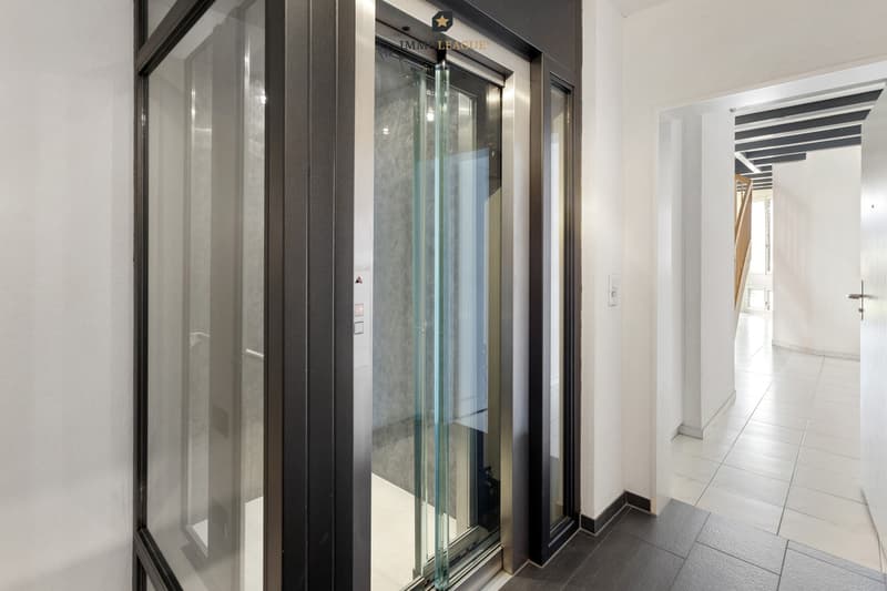 Bequem mit dem Lift zur Wohnung.