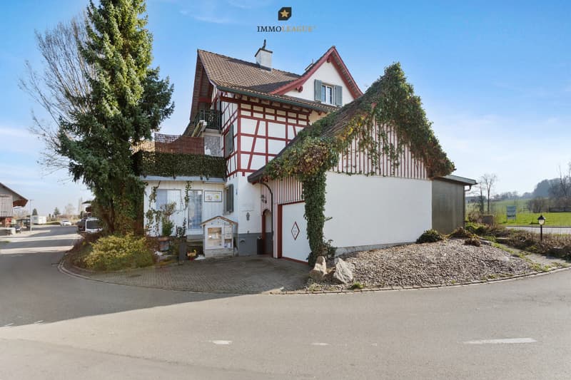 Grosszügiges Riegelhaus mit sehr viel Umschwung.