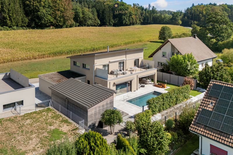 Einzigartiges Luxusdomizil mit Poolparadies und Weitblick.