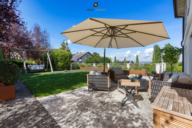 Grandiose Luxusvilla mit Pool und Seesicht (5)