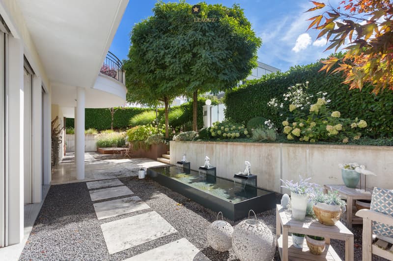 Grandiose Luxusvilla mit Pool und Seesicht (6)