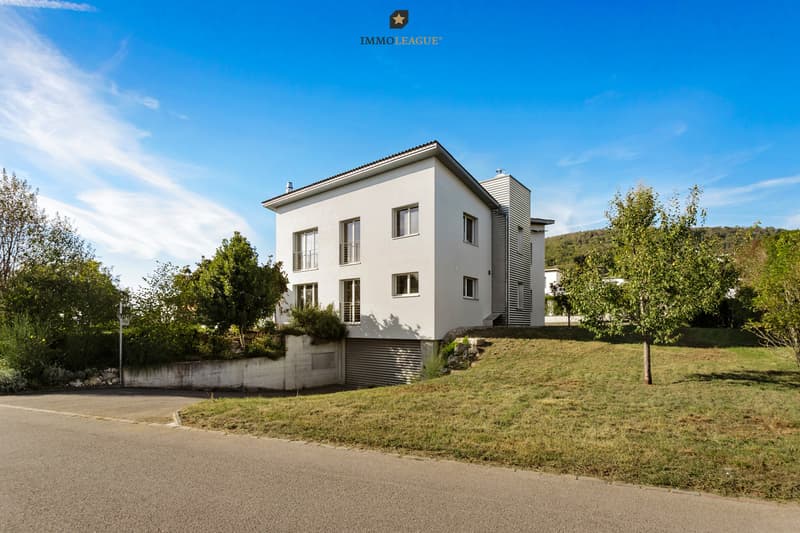 Diese Liegenschaft bietet vielseitige Nutzungsmöglichkeiten - ob zum Wohnen, Arbeiten oder für Ihr Hobby. Ein Zuhause mit zahlreichen Möglichkeiten.