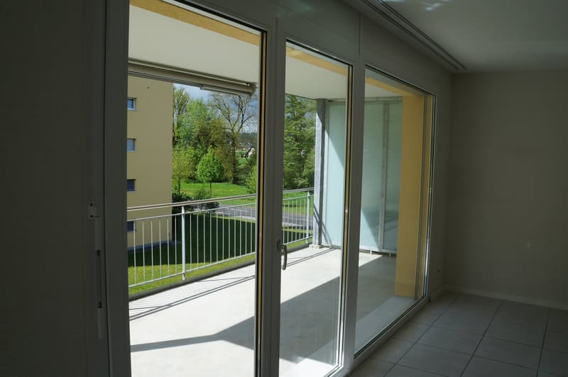 Helle 3.5 Zimmer Wohnung mit grossem, sonnigem Balkon (3)
