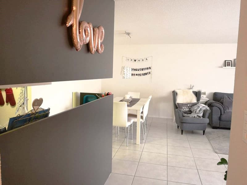 Helle 3.5 Zimmer Wohnung mit grossem, sonnigem Balkon (6)