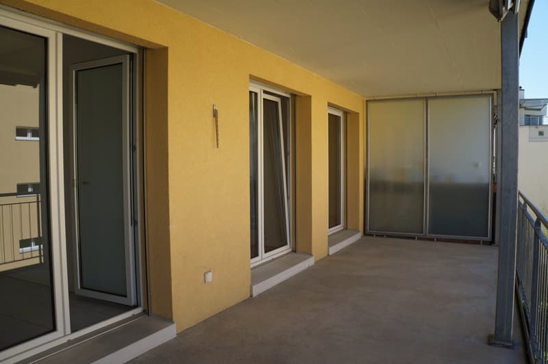 Helle 3.5 Zimmer Wohnung mit grossem, sonnigem Balkon (12)