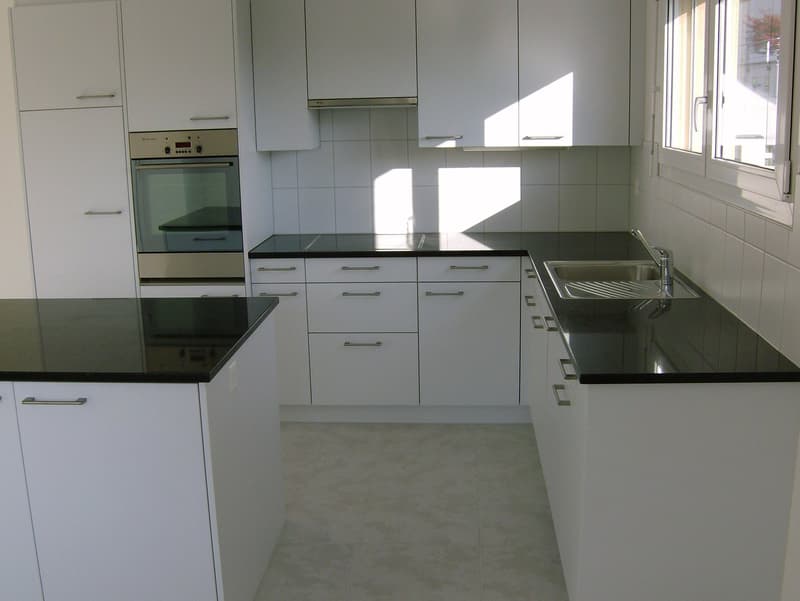Lichtdurchflutete 4.5 Zimmer Wohnung (2)