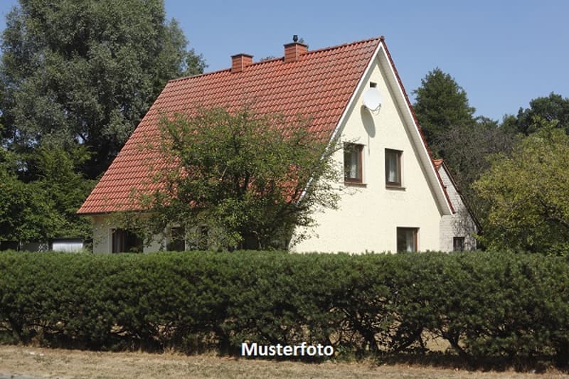 *Maison villageoise désaffectée*