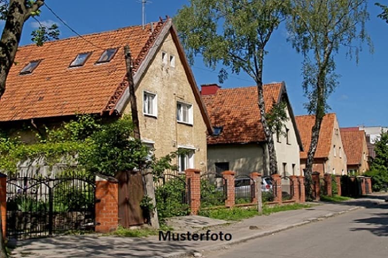 *Maison villageoise désaffectée*