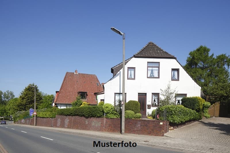 *Maison villageoise désaffectée*