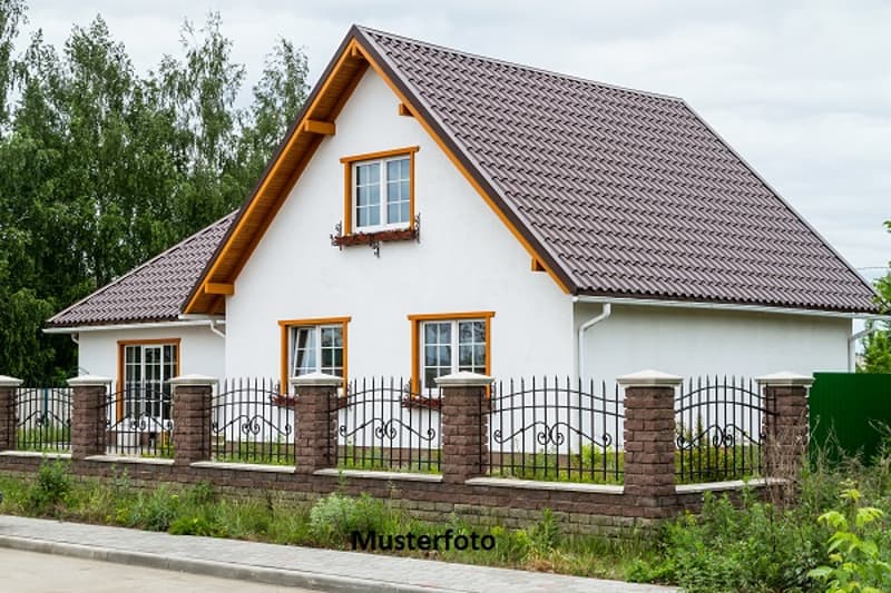 *Maison villageoise désaffectée*