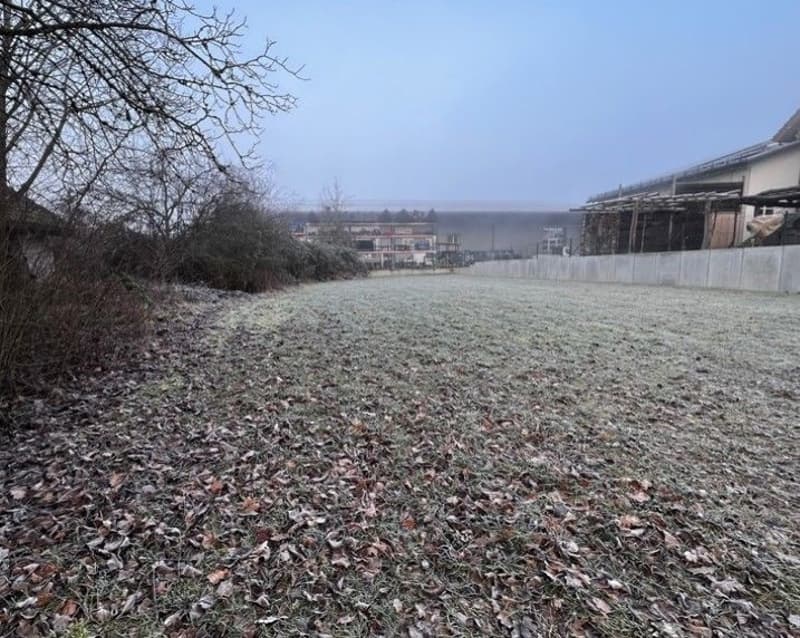 *Bauland mit Abbruchgebäude* (1)