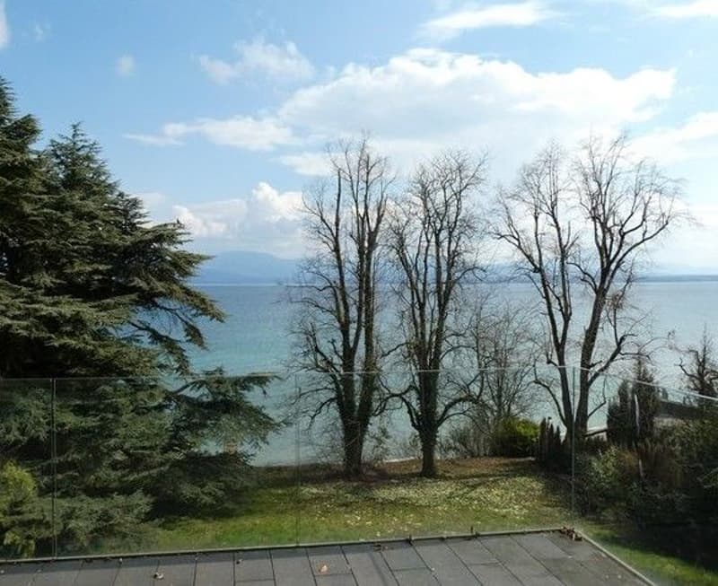*Villa avec garage et jardin* (2)