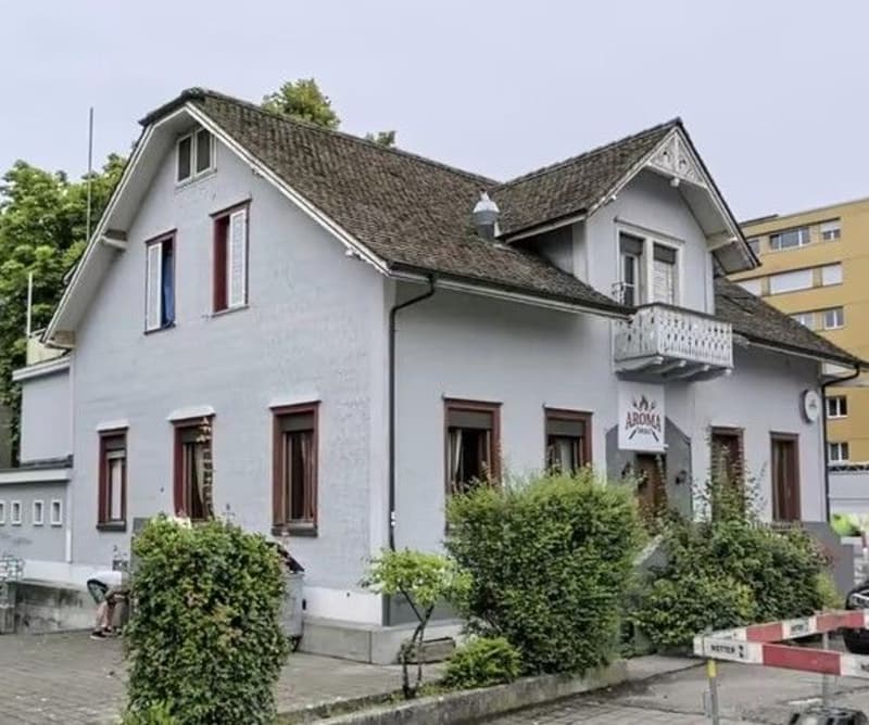 *Restaurant mit 6 Zimmern* (2)
