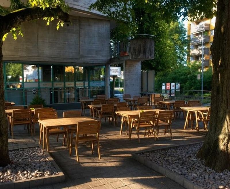 *Restaurant mit 6 Zimmern* (4)