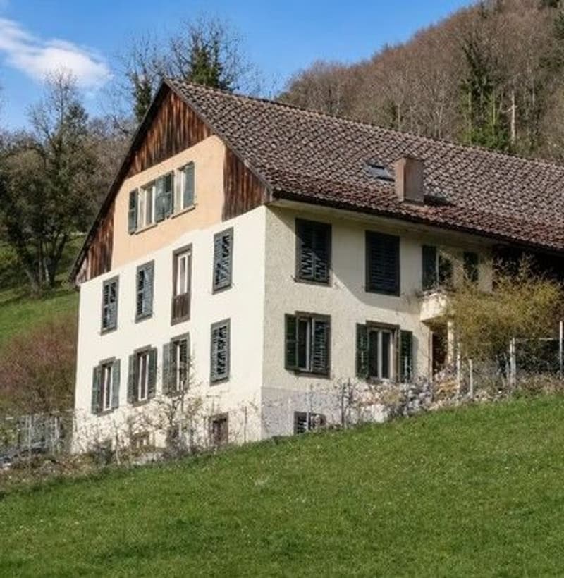 *Habitation* (1)