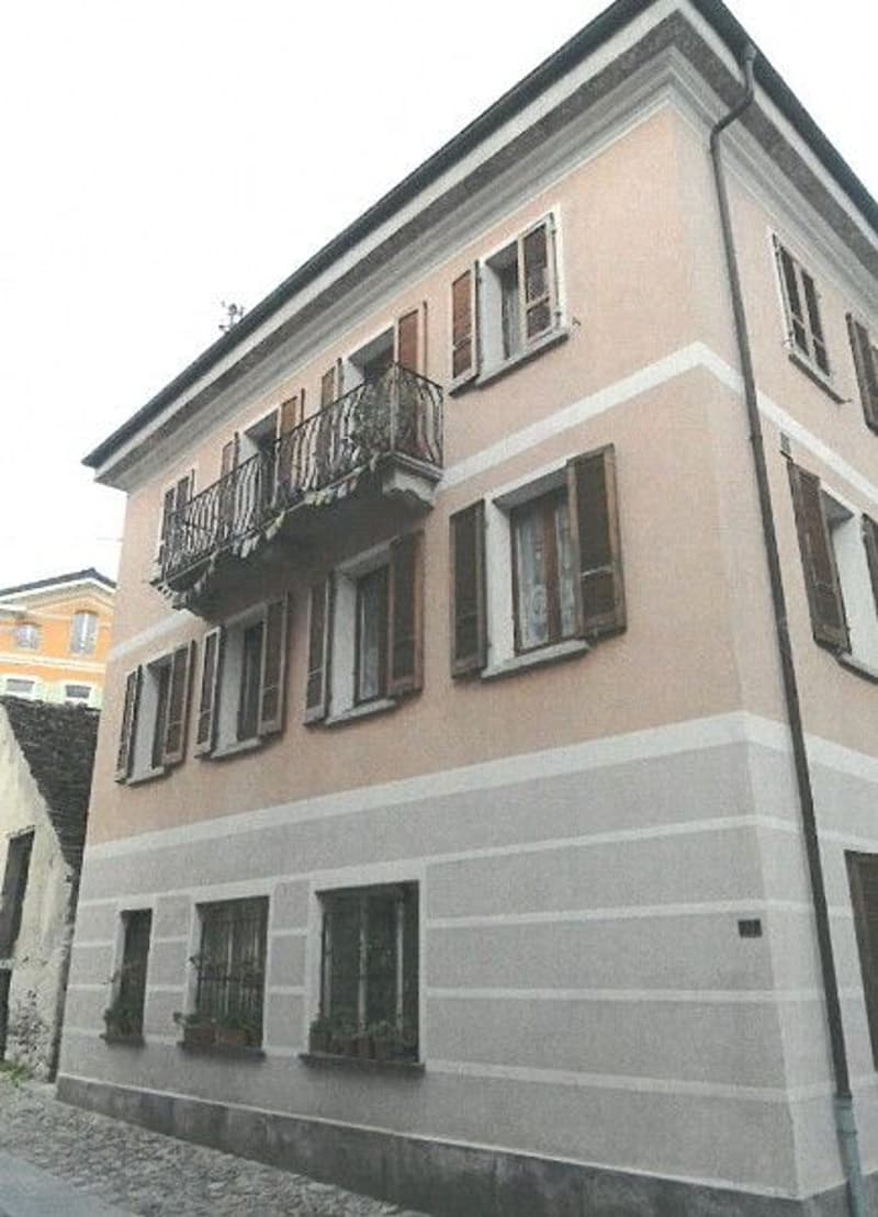 *Casa tipica ticinese edificata nel 1800* (1)