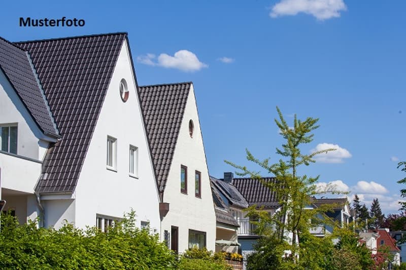 *Wohnhaus* (1)