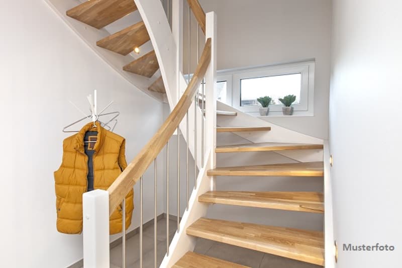 *Garten-Maisonette-Wohnung* (1)