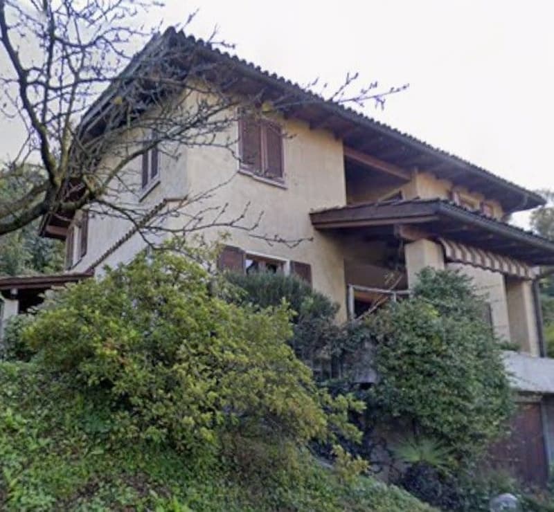 *Casa unifamiliare* (1)