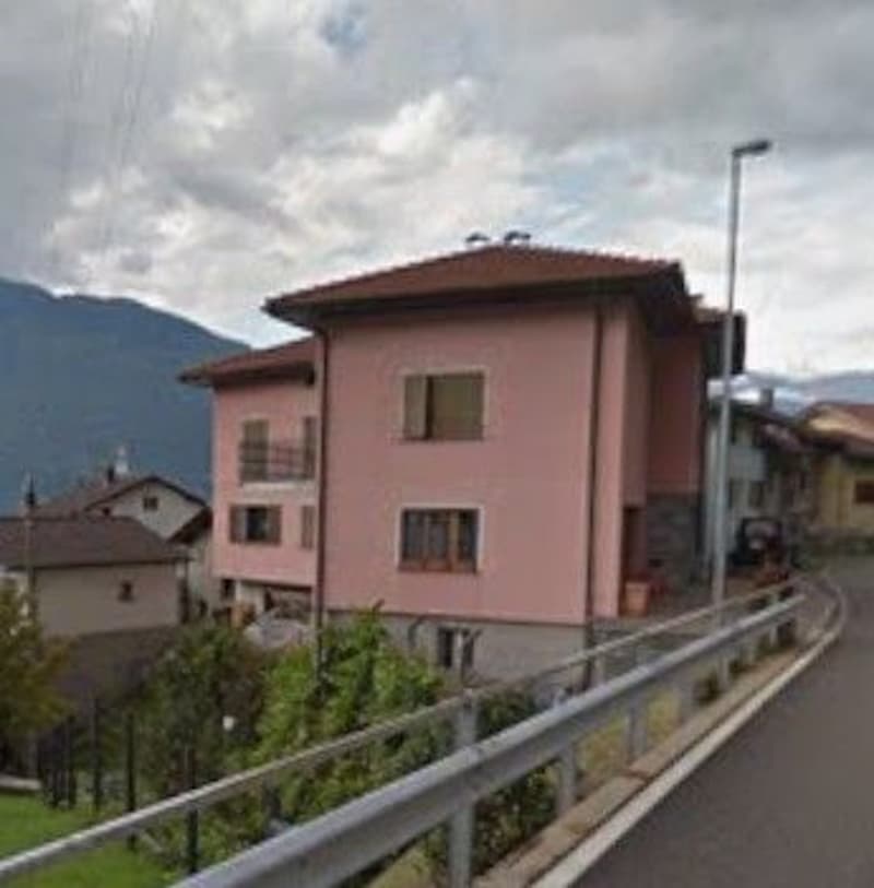 *Casa bifamiliare* (3)