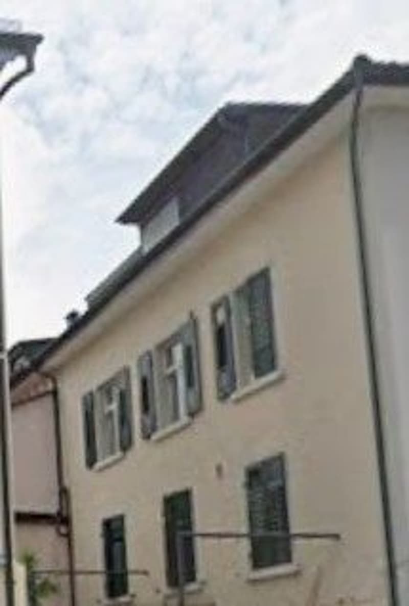 *Gewerbeobjekt mit Wohnung und Einzelzimmern* (9)