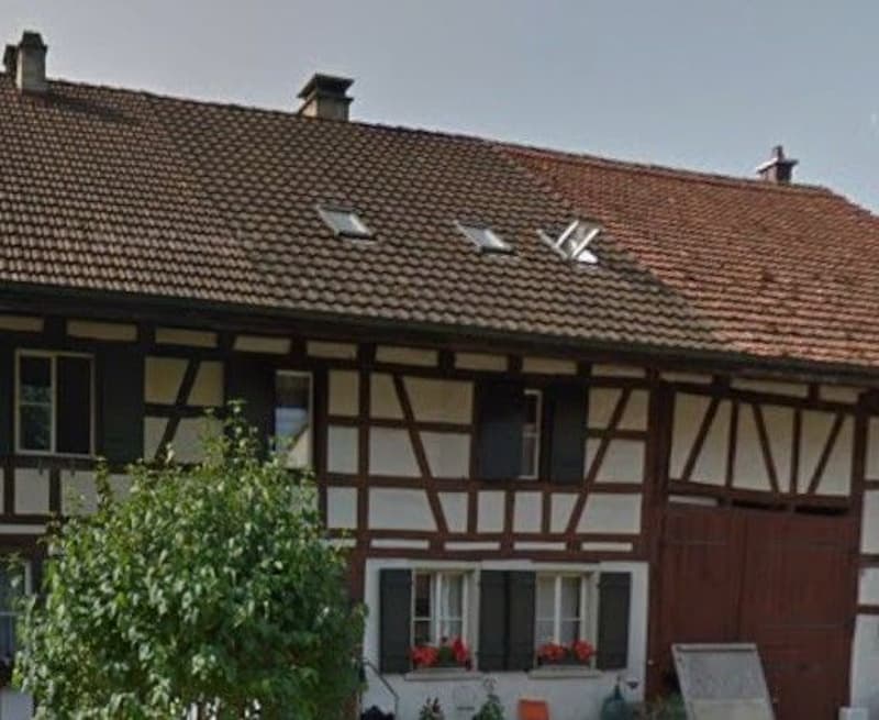 *Chamantes Bauernhaus mit Baulandparzelle* (2)