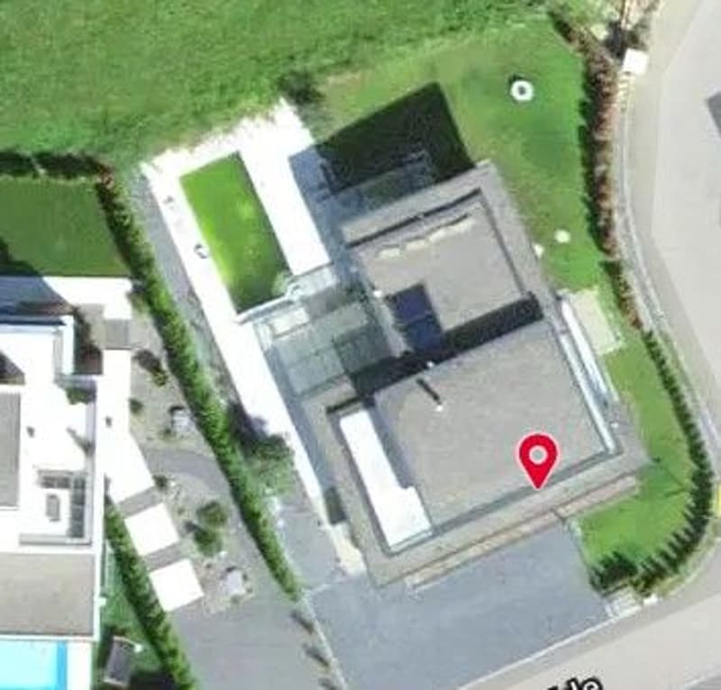 *Modernes 6,5-Zimmer-Einfamilienhaus mit Aussenschwimmbad* (1)