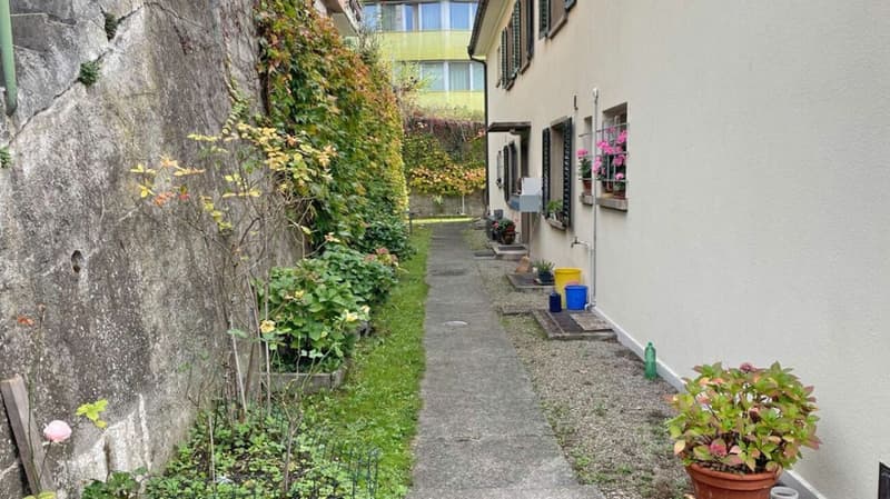 4-room apartment on the outskirts of the old town near the Rhine (ground floor left) (2)