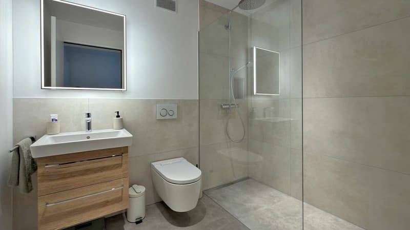 Moderne 3.5-Zimmer-Wohnung mit zwei Balkonen und herrlicher Weitsicht (10)