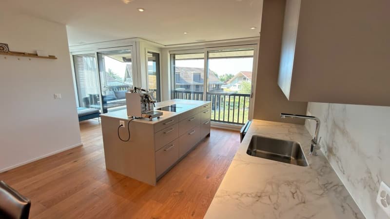 Moderne 3.5-Zimmer-Wohnung mit zwei Balkonen und herrlicher Weitsicht (7)
