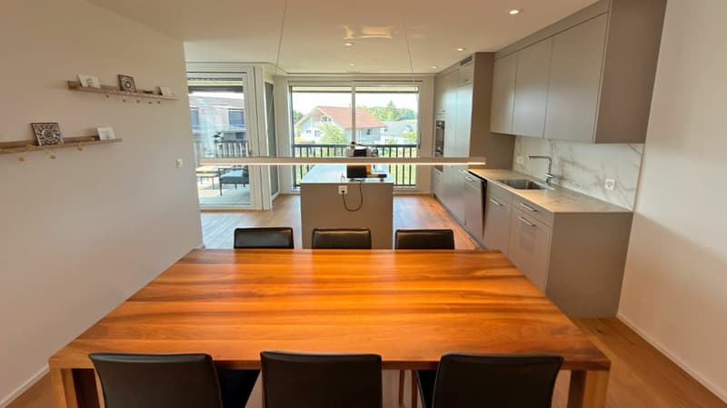Moderne 3.5-Zimmer-Wohnung mit zwei Balkonen und herrlicher Weitsicht (5)