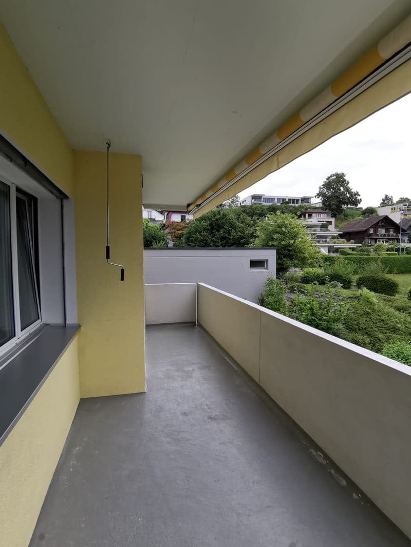 Helle 4-Zimmer-Wohnung mit teilweise Seesicht (6)