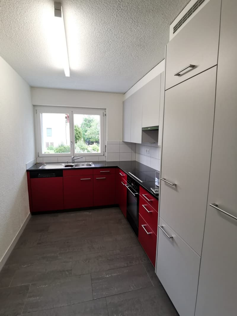 Helle 4-Zimmer-Wohnung mit teilweise Seesicht (2)