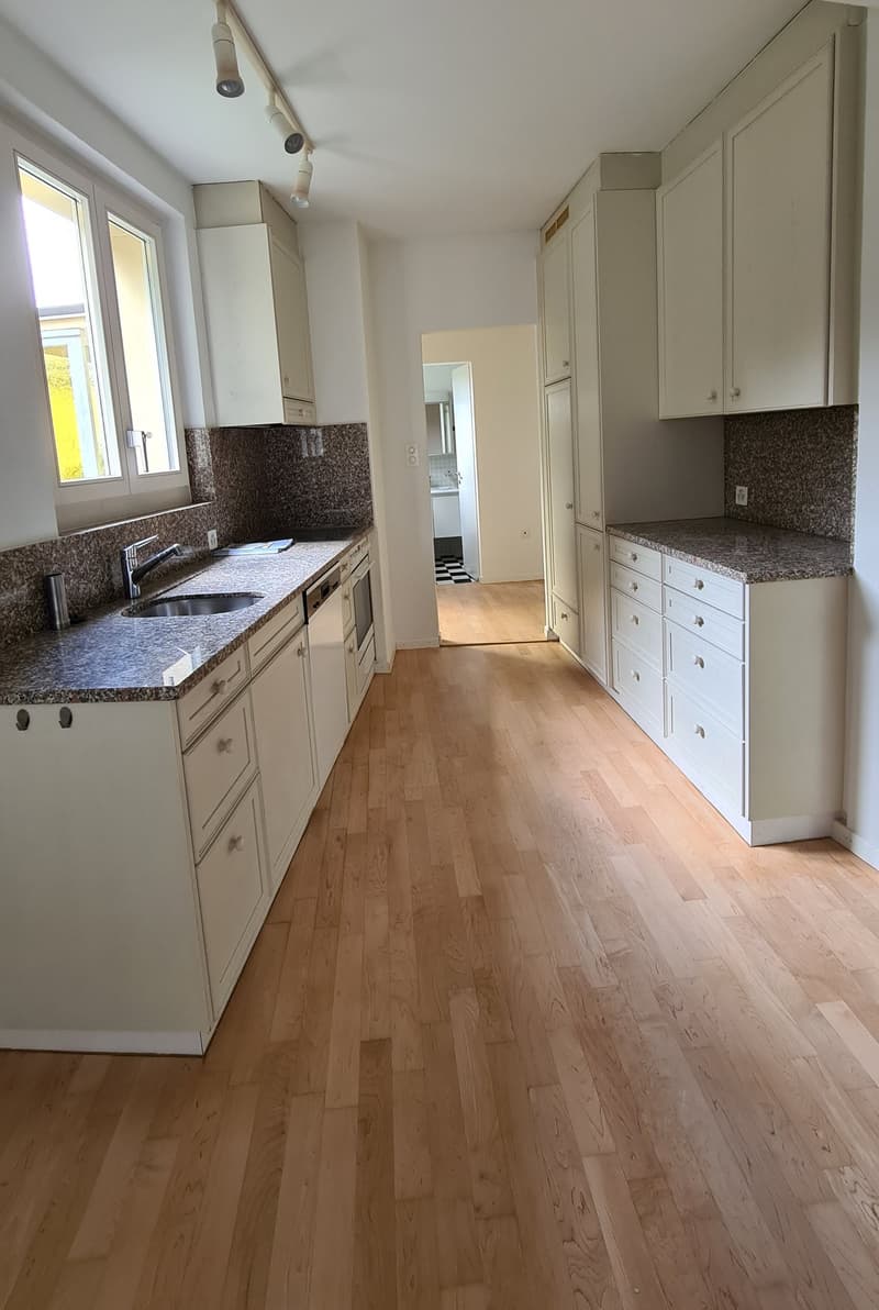 Charmante 2.5-Zimmer-Wohnung am Zeltweg in Zürich (4)
