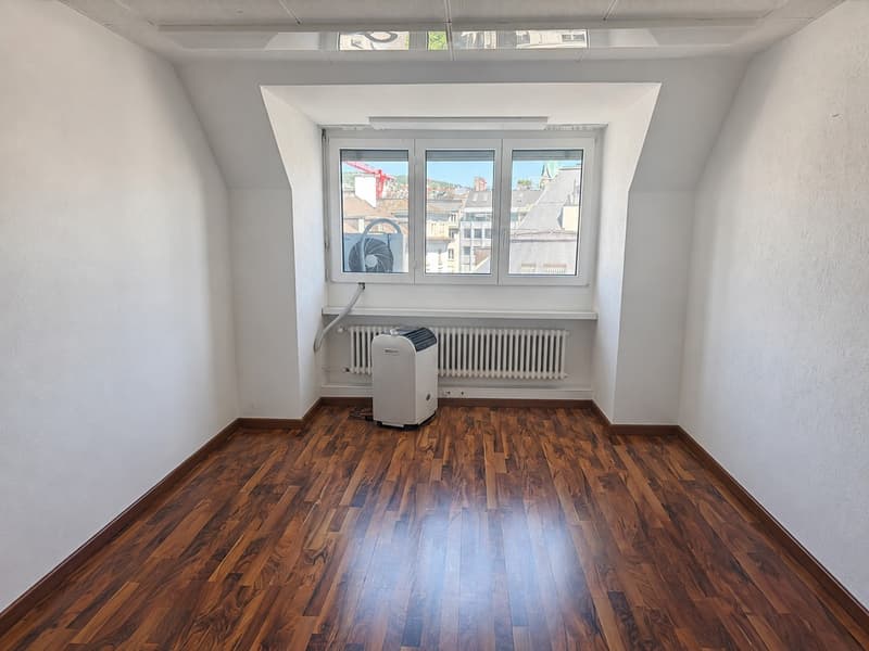 Büro (Abweichungen möglich)