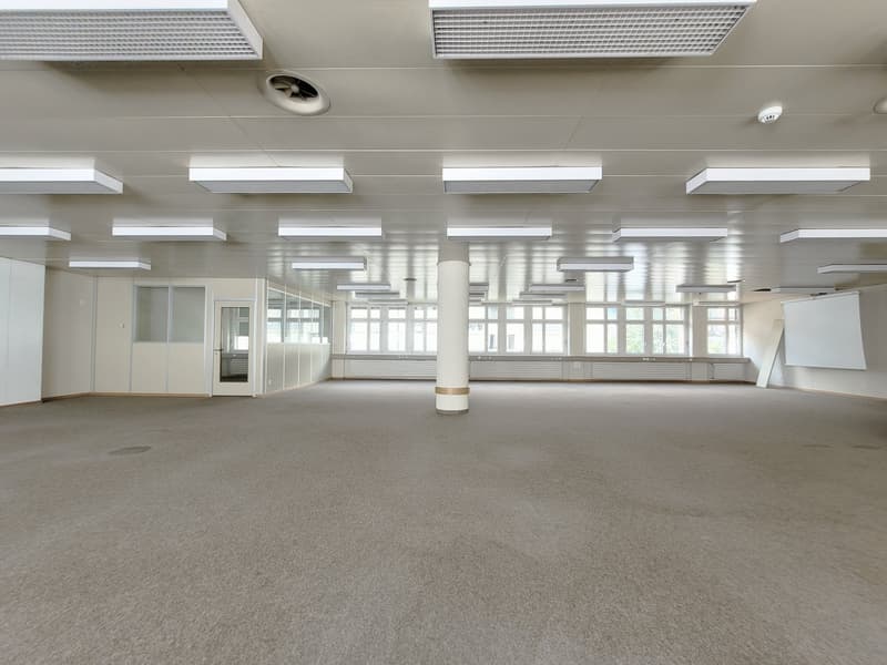 Büro oder Praxis direkt beim Bahnhof Glarus (5)