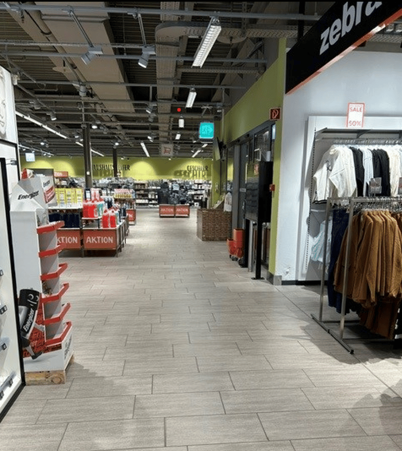 Ladenfläche im Migros Center Glarus (direkt beim Bahnhof) (2)