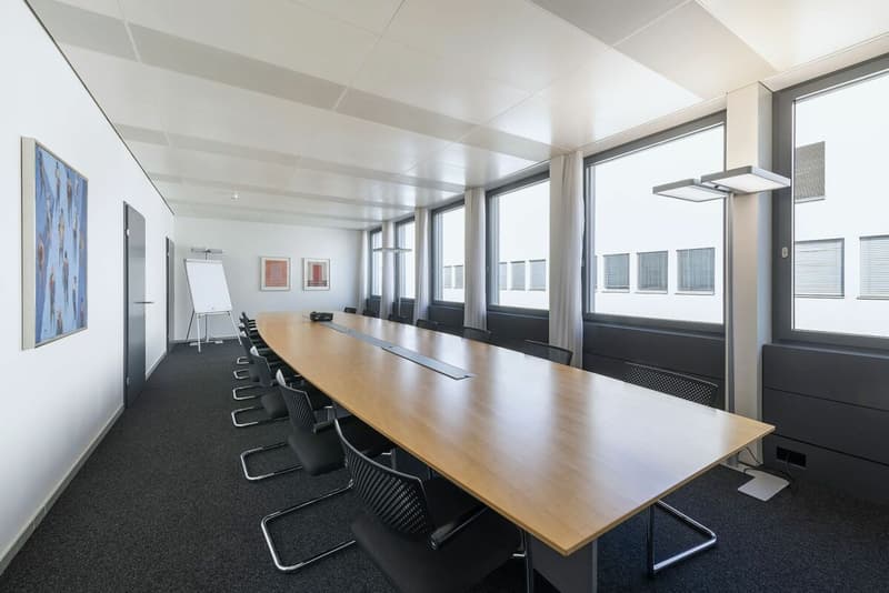 Espace de bureau prêt à être occupé dans un emplacement central-ville prominent (7)