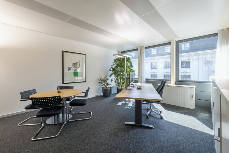 Espace de bureau prêt à être occupé dans un emplacement central-ville prominent (5)